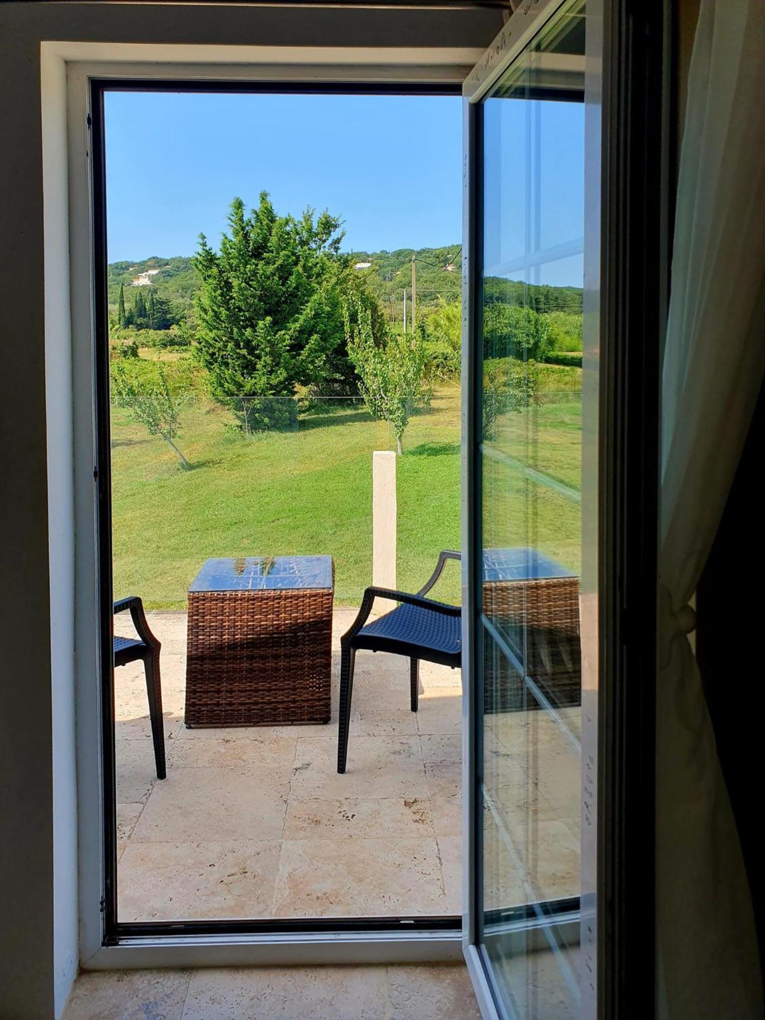Chambre Cosy Avec Terrasse Sur La Colline Boisee, Parking Prive, Jardin, Calme, Climatisation, 10 Mn Pont Du Gard Num7 Rochefort-du-Gard Exterior foto